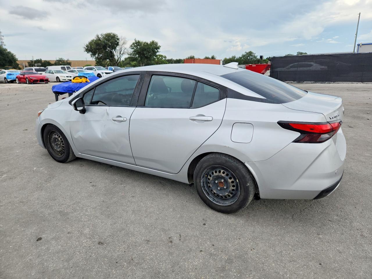 2020 Nissan Versa Sv - Image 2