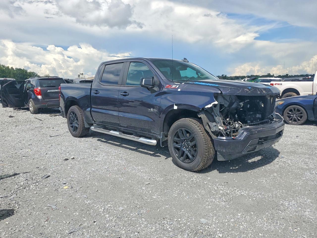 2022 Chevrolet Silverado K1500 Rst - Image 4