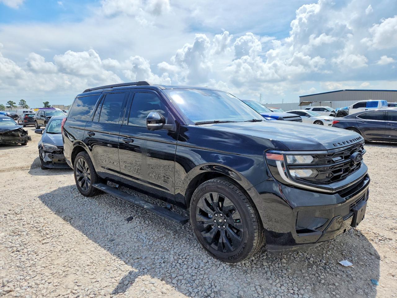 2025 Ford Expedition Platinum - Image 4