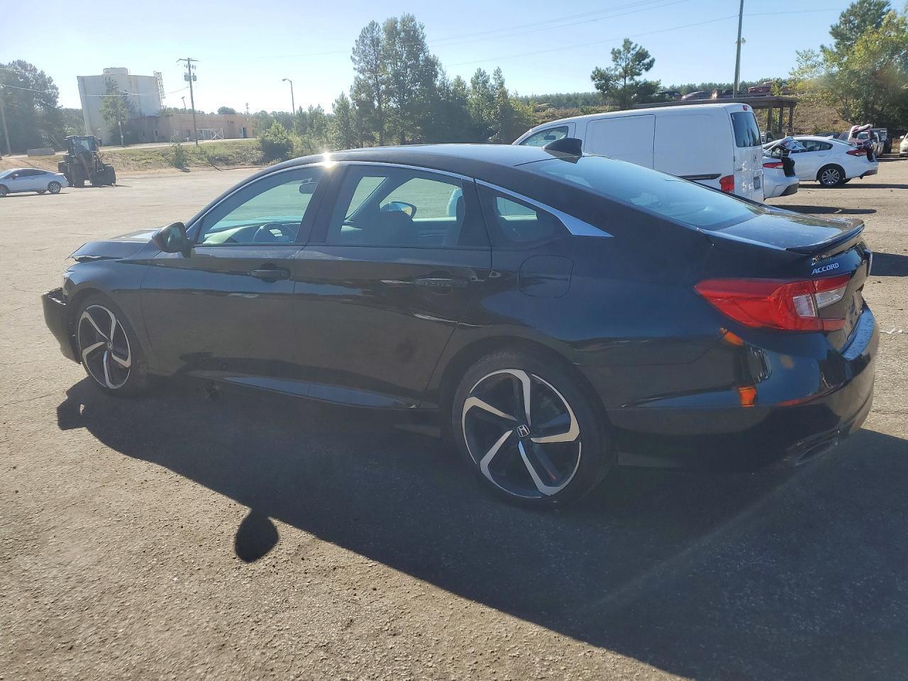 2022 Honda Accord Sport - Фото 2
