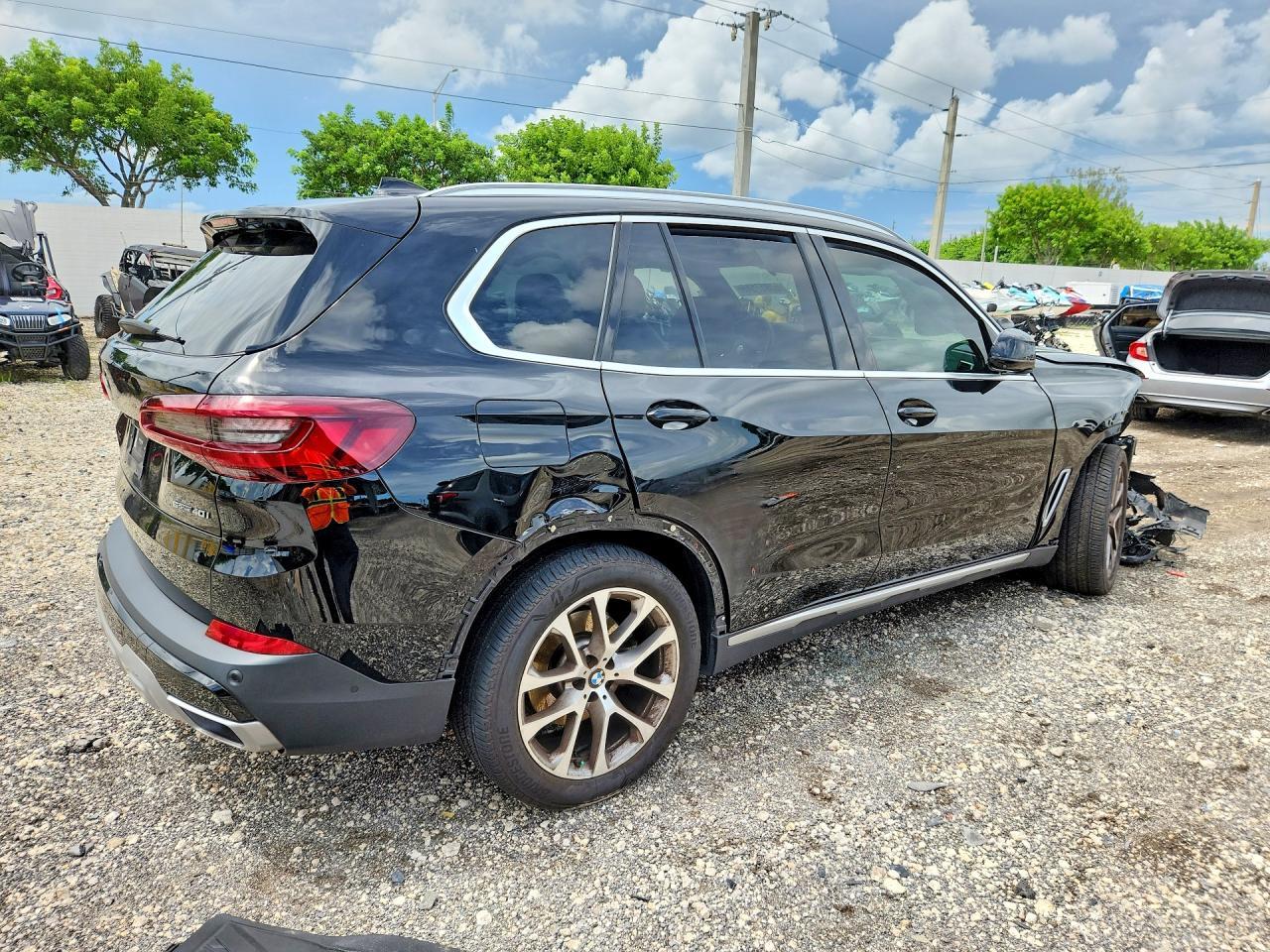 2021 BMW X5 Sdrive 40I - Фото 3