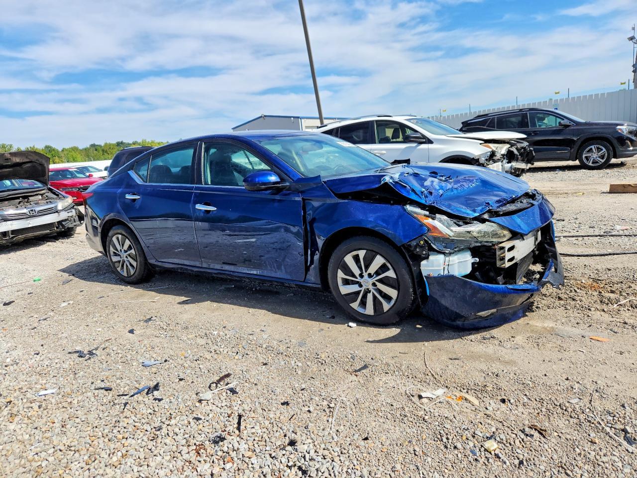 2020 Nissan Altima S - Фото 4