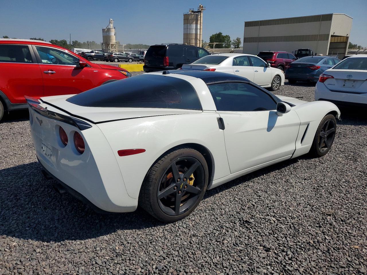 2005 Chevrolet Corvette - Фото 3
