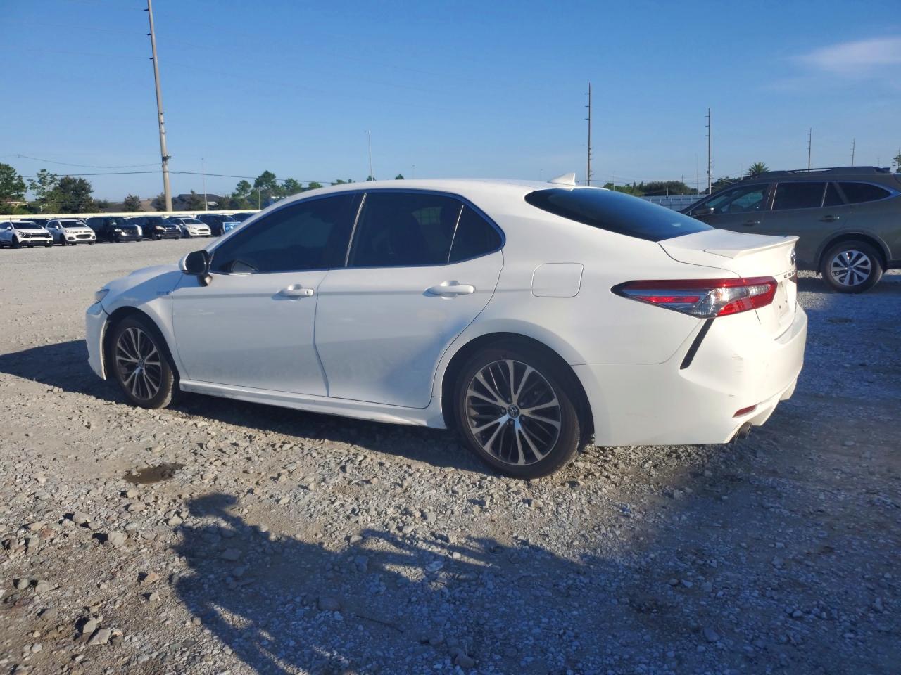 2019 Toyota Camry Hybrid Se - Фото 2