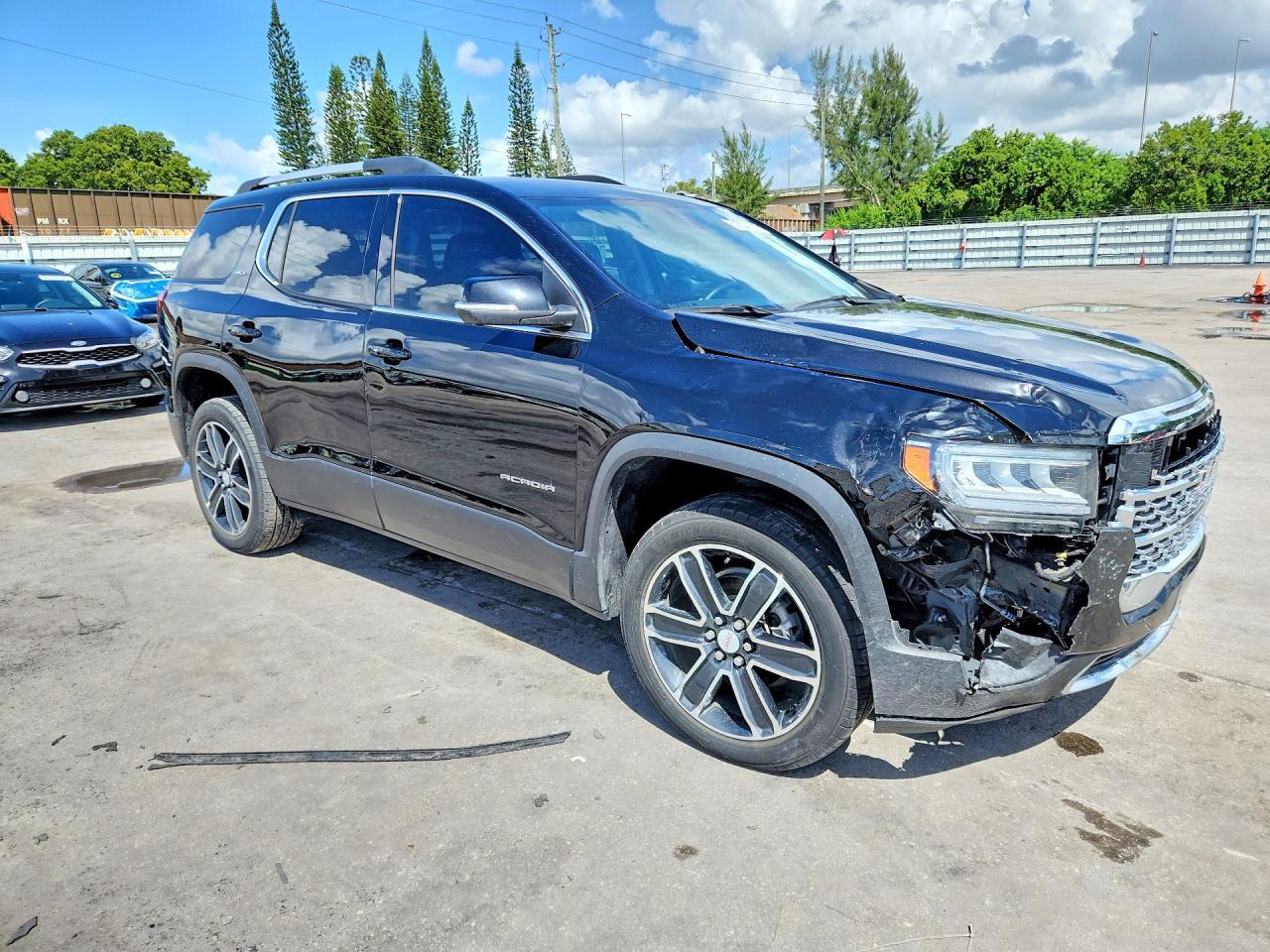 2023 GMC Acadia Slt - Image 4