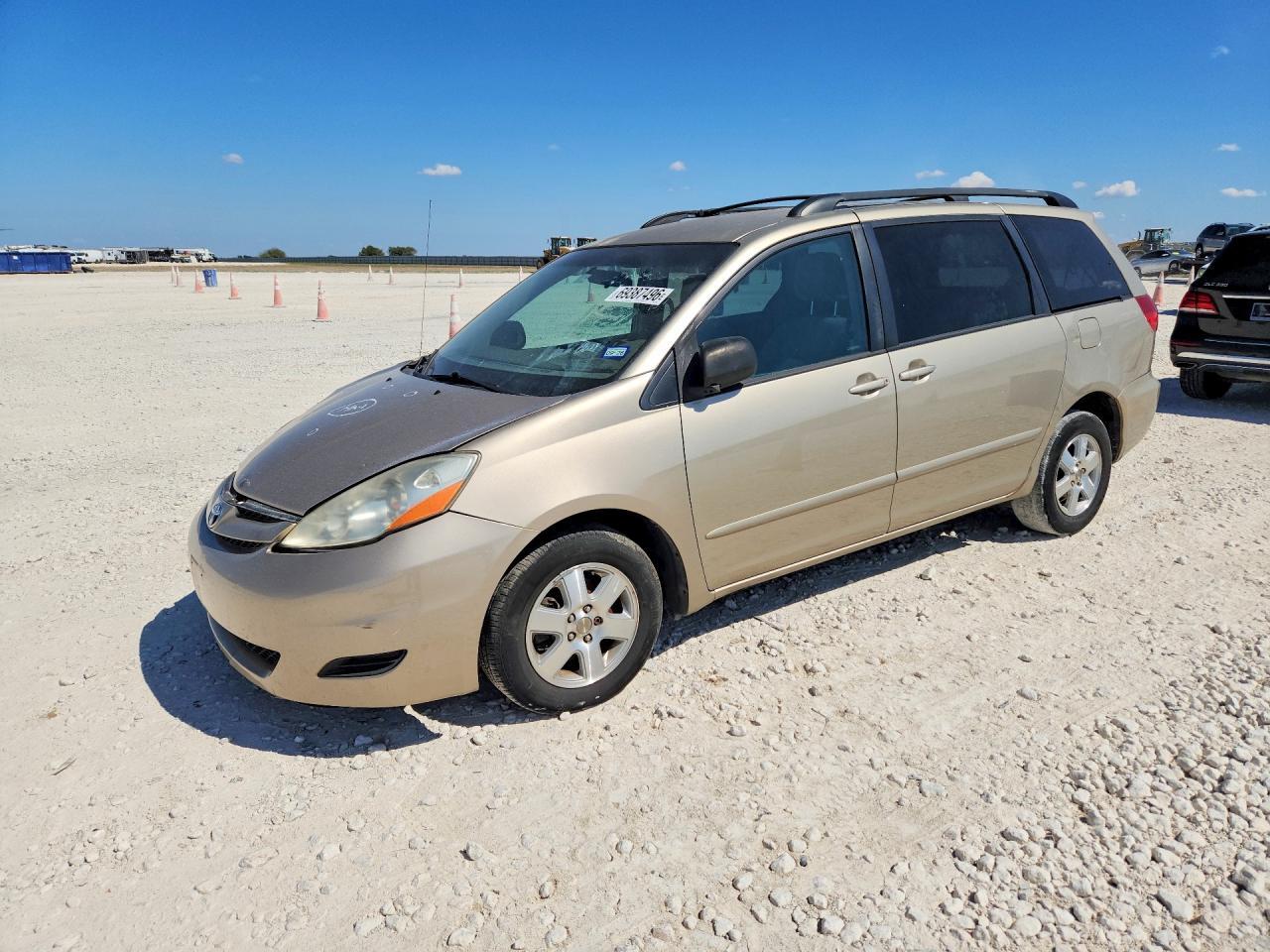 2010 Toyota Sienna Le 7-Passenger