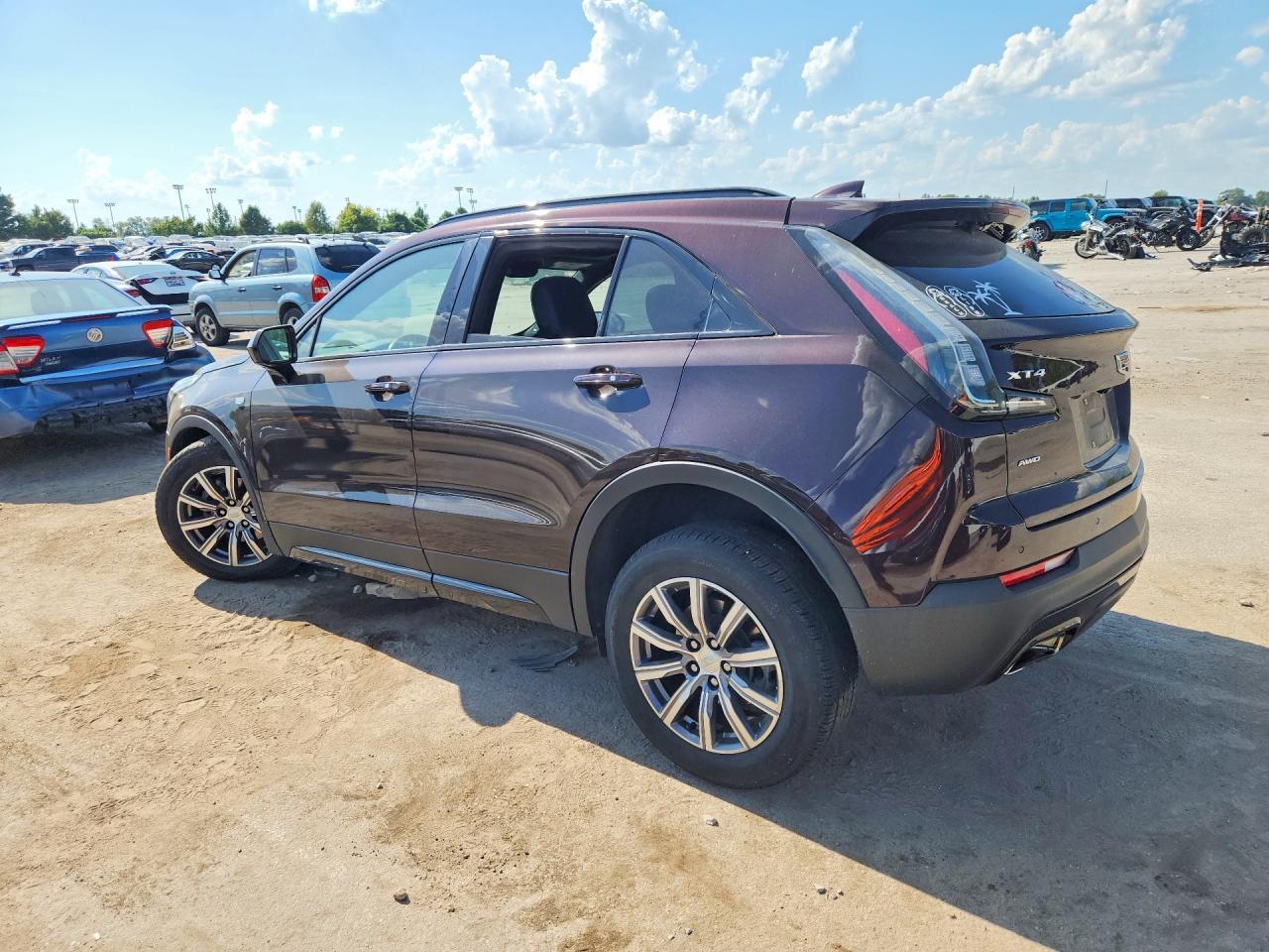 2020 Cadillac Xt4 Sport - Image 2