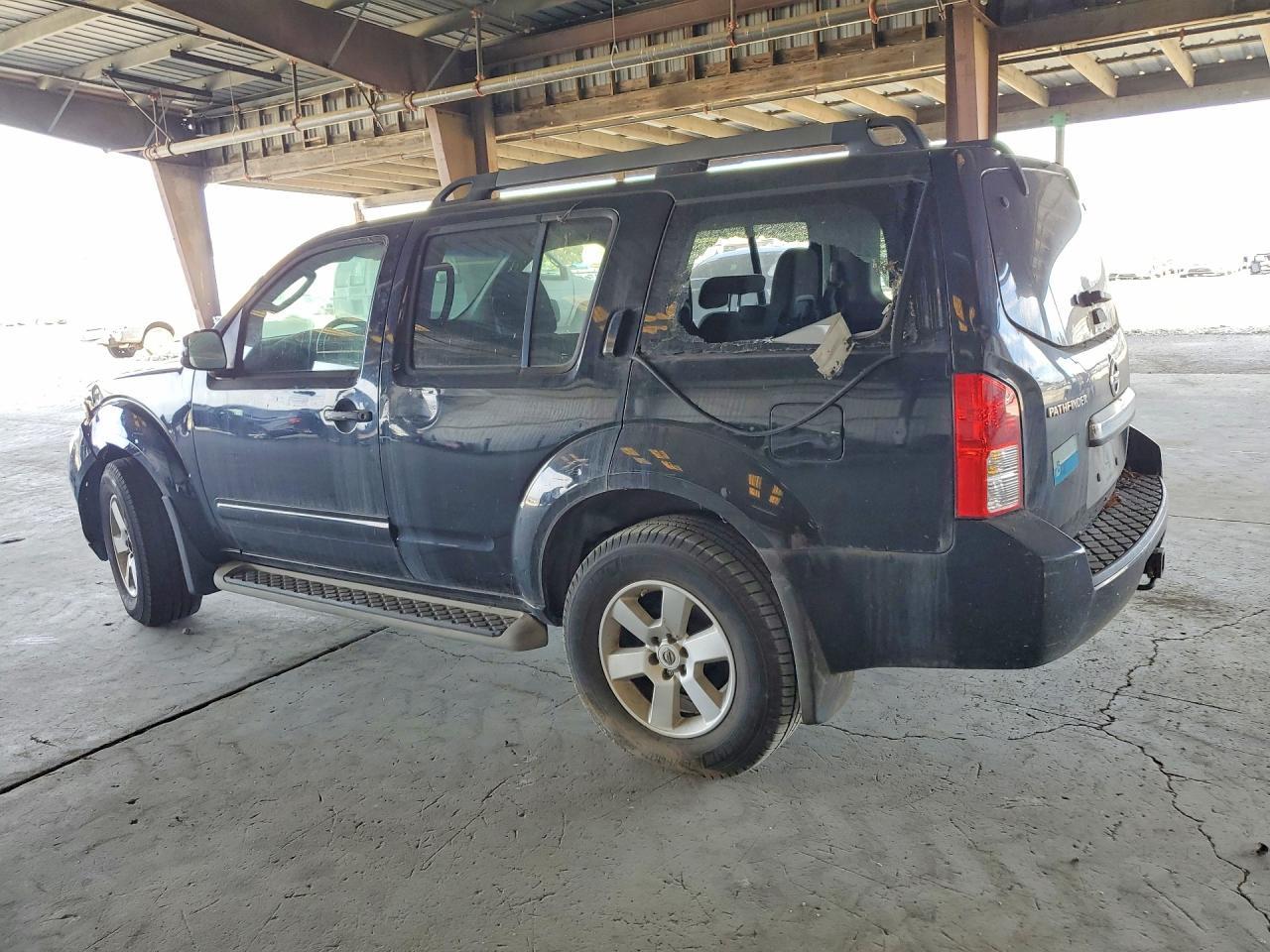 2012 Nissan Pathfinder S - Фото 2