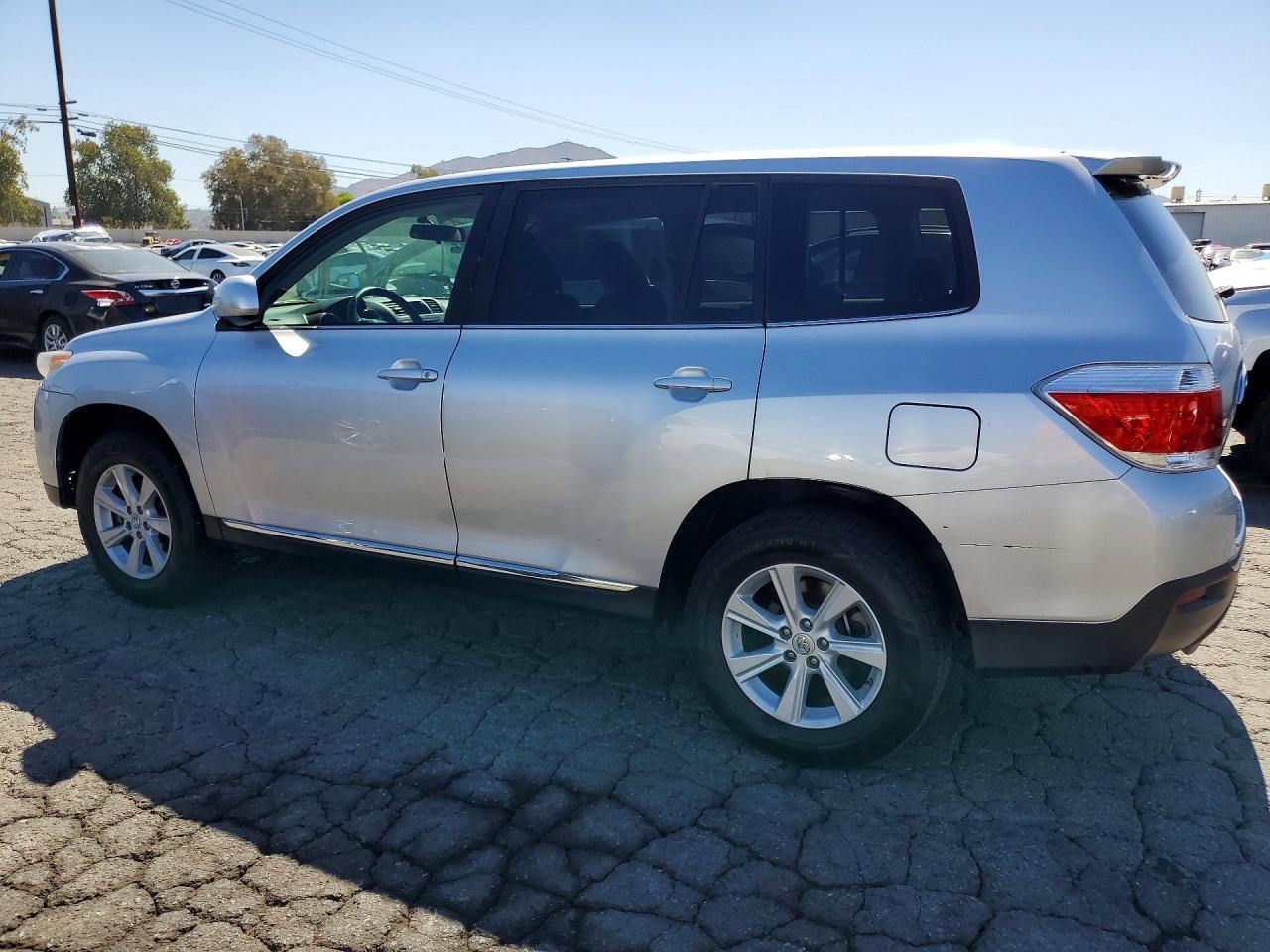 2012 Toyota Highlander Base - Фото 2