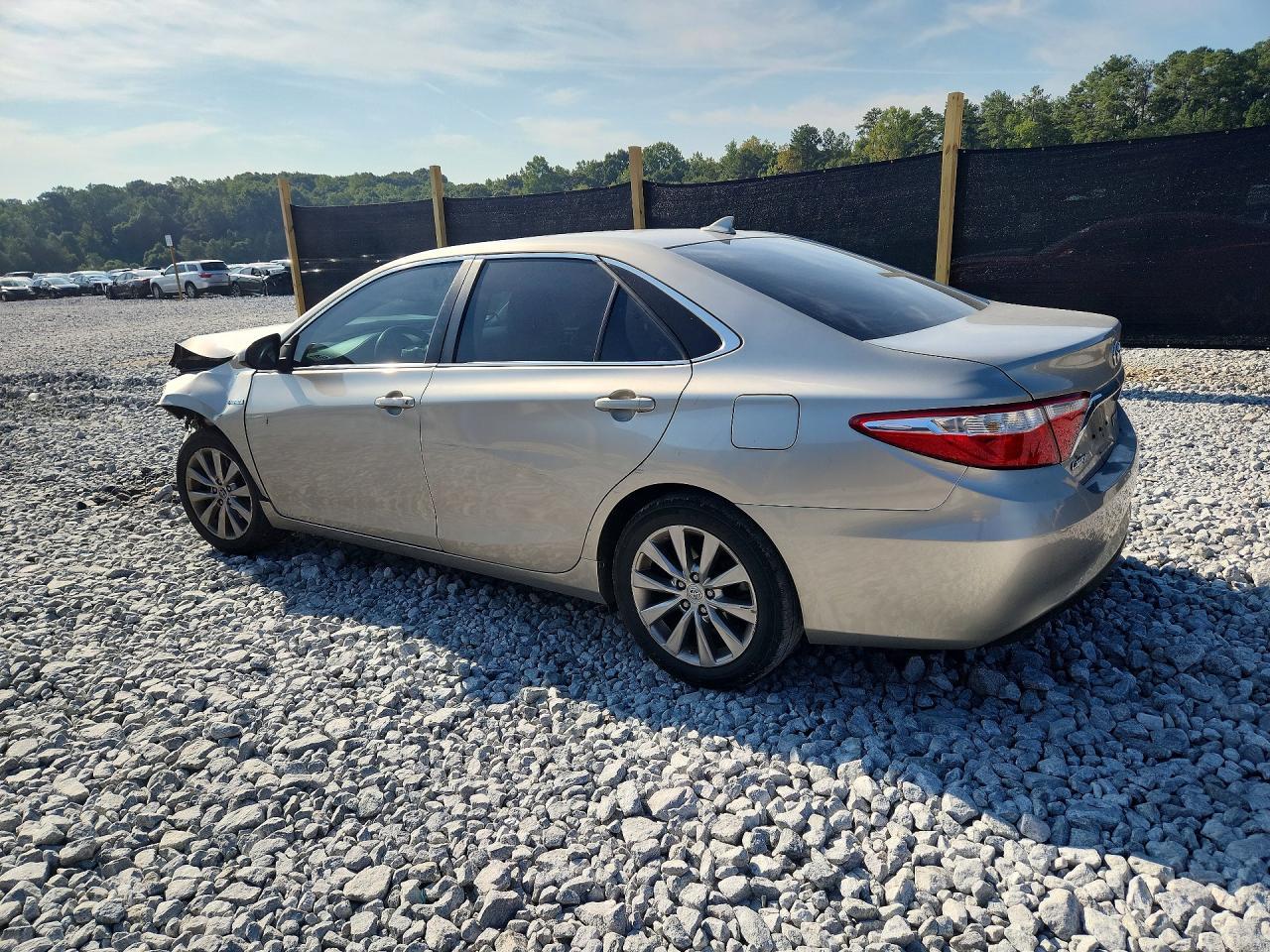 2017 Toyota Camry Hybrid Xle - Image 2