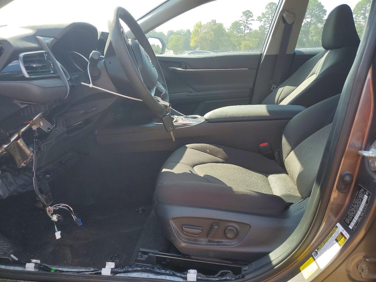 2023 Toyota Camry Le - Image 7