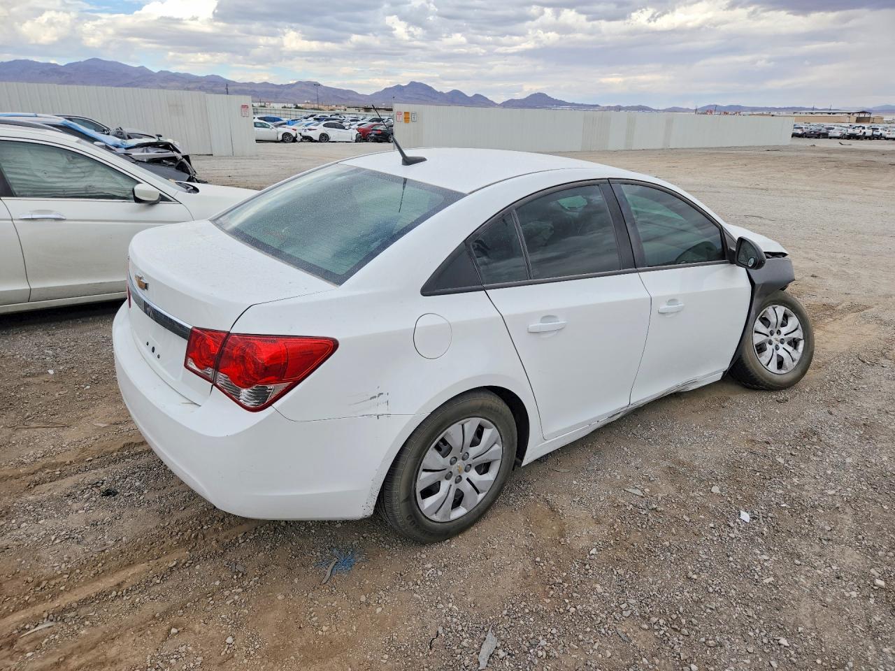 2013 Chevrolet Cruze Ls - Фото 3