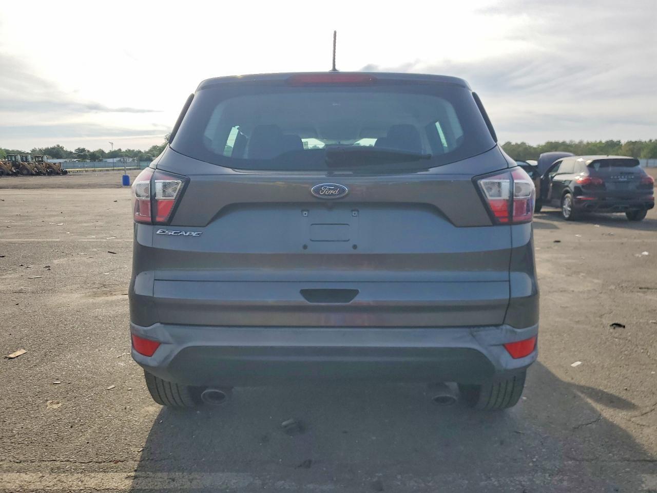 2017 Ford Escape S - Фото 6
