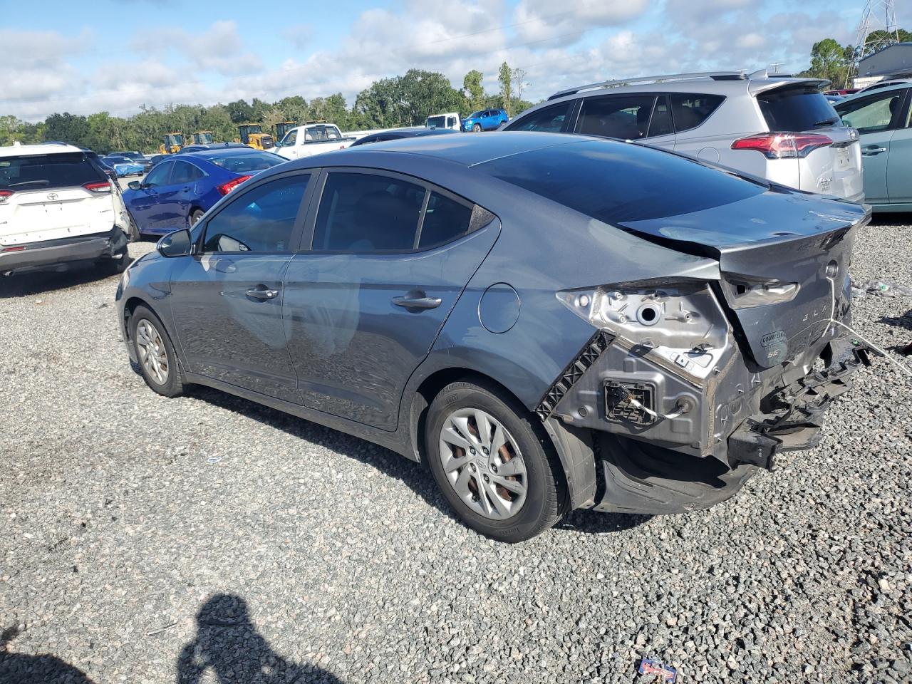 2019 Hyundai Elantra Se - Фото 2