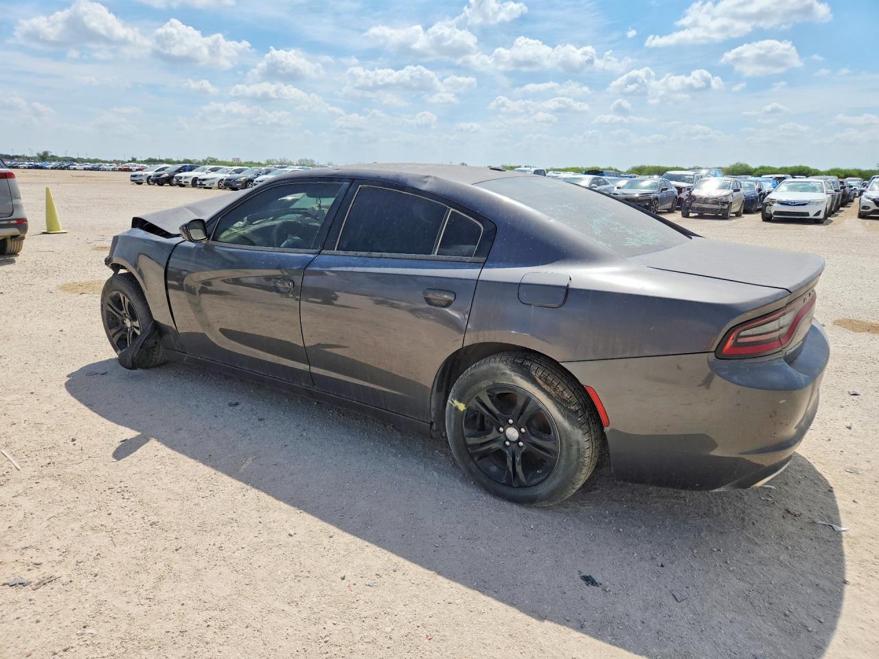 2020 Dodge Charger Sxt - Image 2