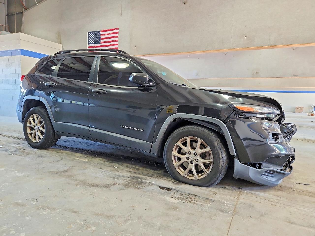 2016 Jeep Cherokee Sport - Фото 4