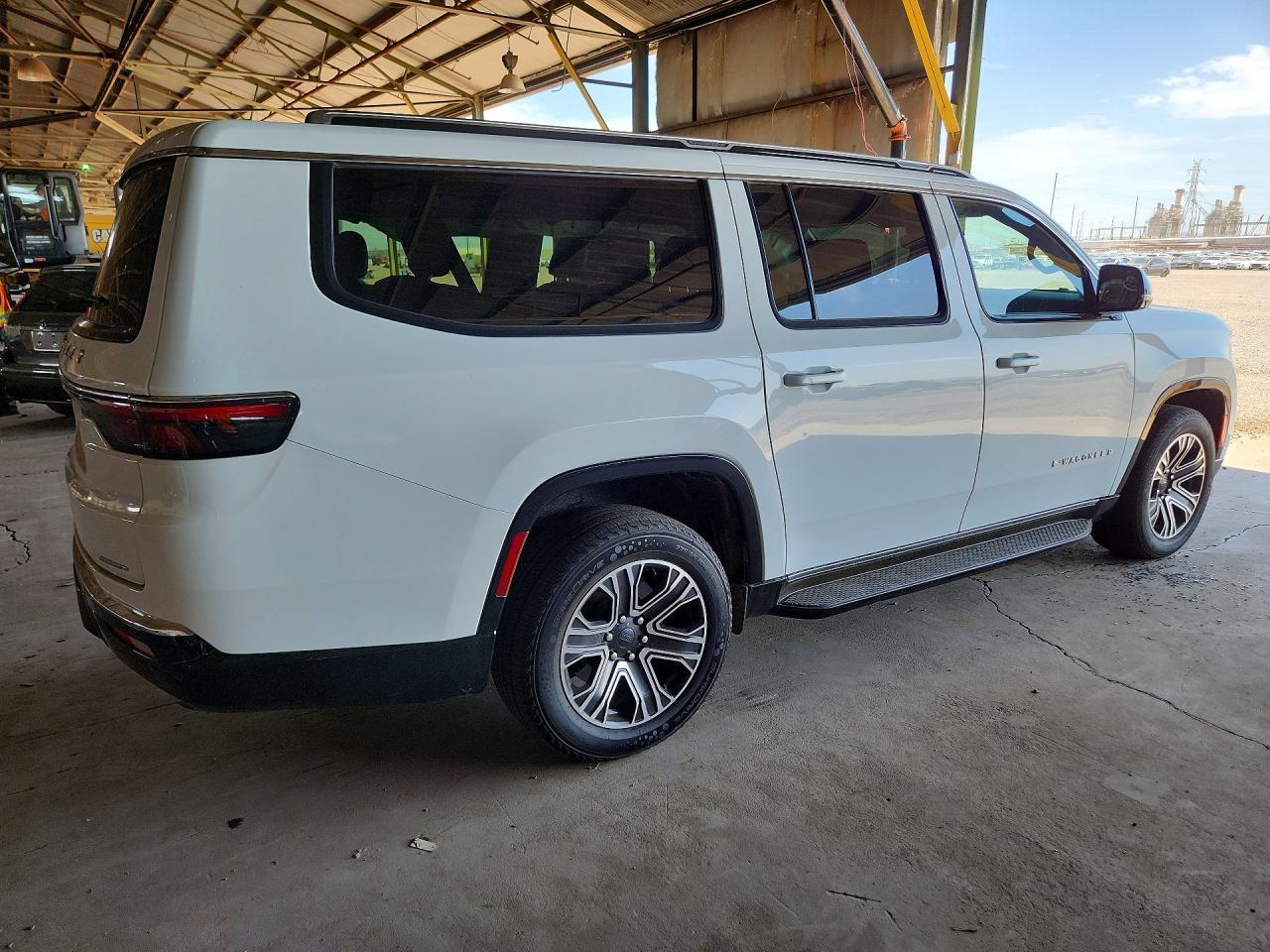 2024 Jeep Wagoneer L Series Ii - Image 3