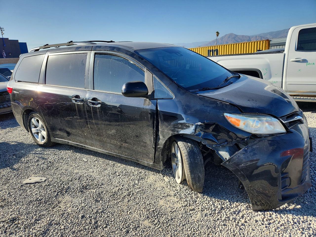 2020 Toyota Sienna Le - Image 4