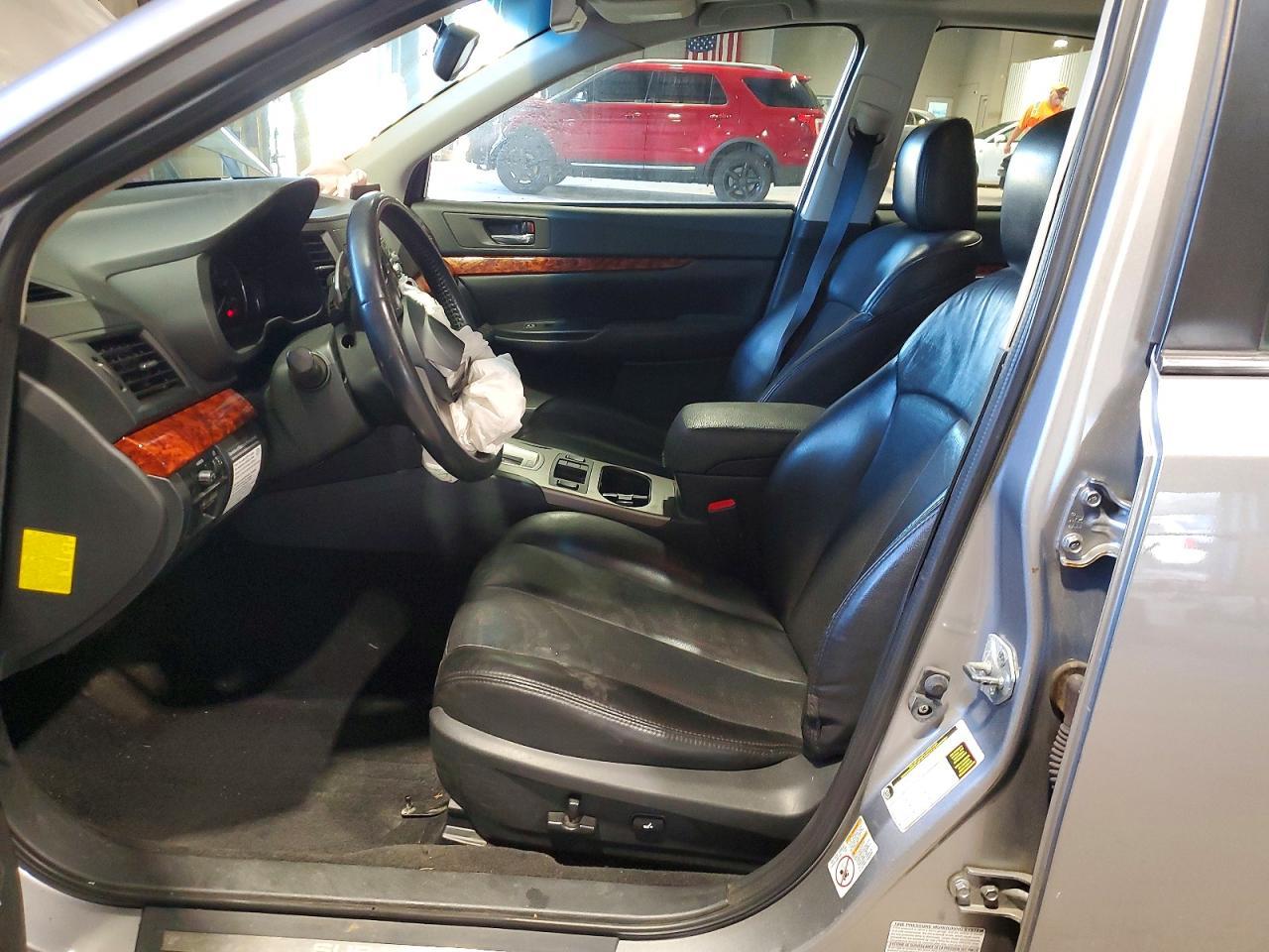 2011 Subaru Legacy 2.5I Limited - Фото 7