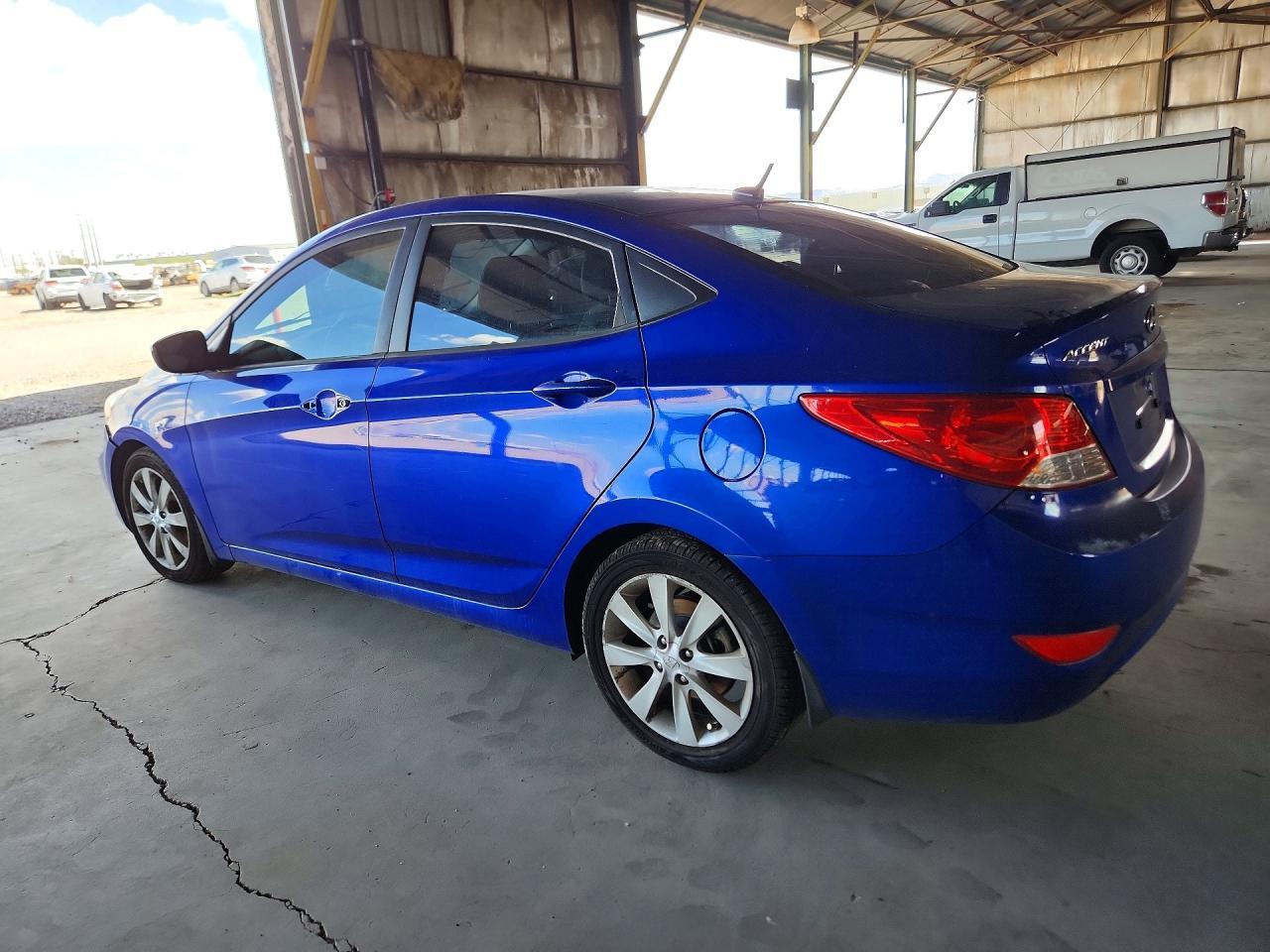 2013 Hyundai Accent Gls - Фото 2