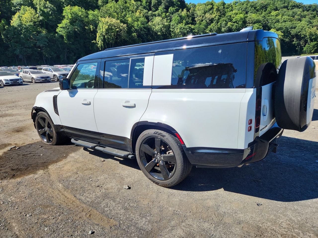 2025 Land Rover Defender 130 X-Dynamic Se - Фото 2