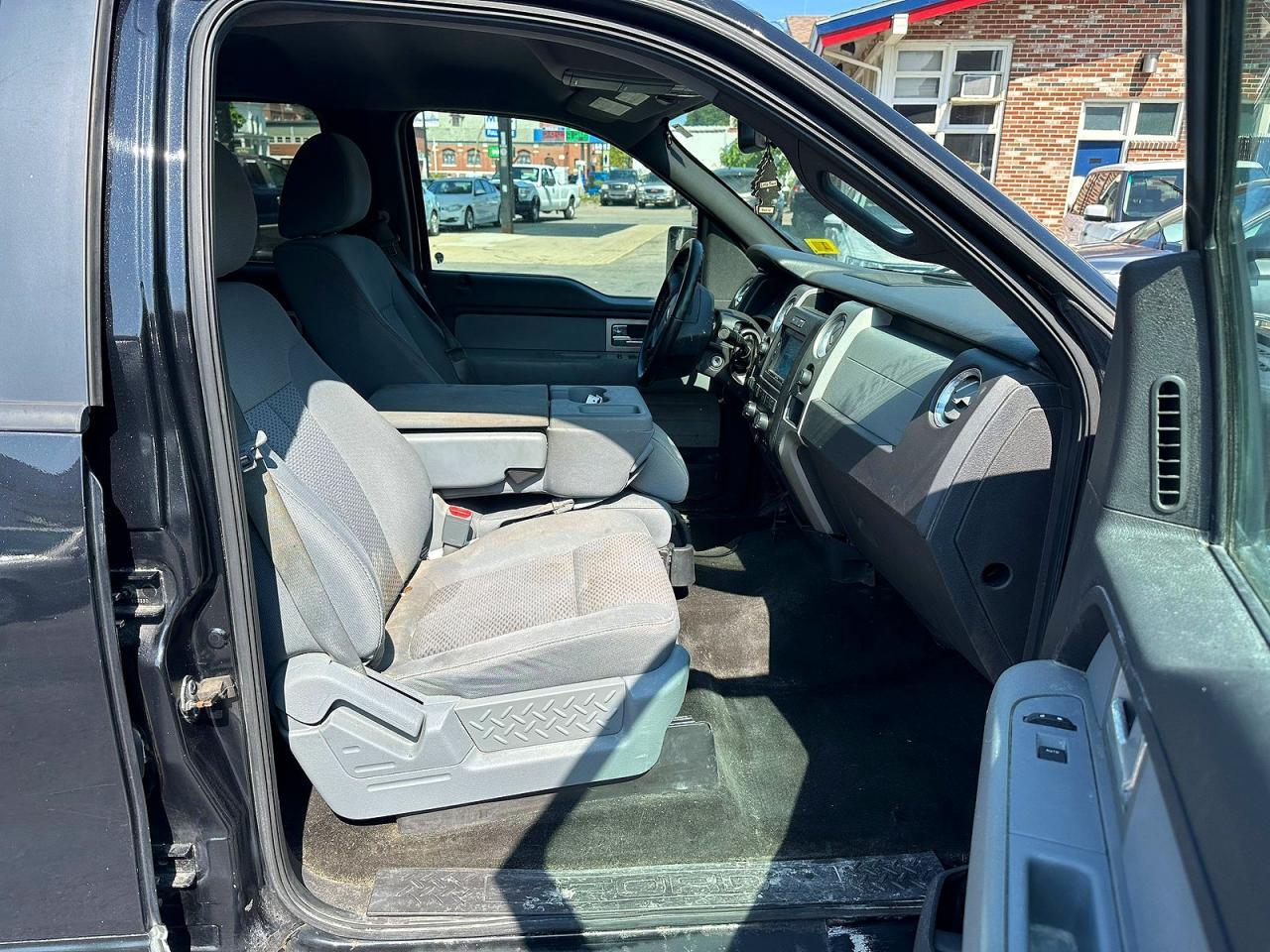 2011 Ford F150 Supercrew - Image 5