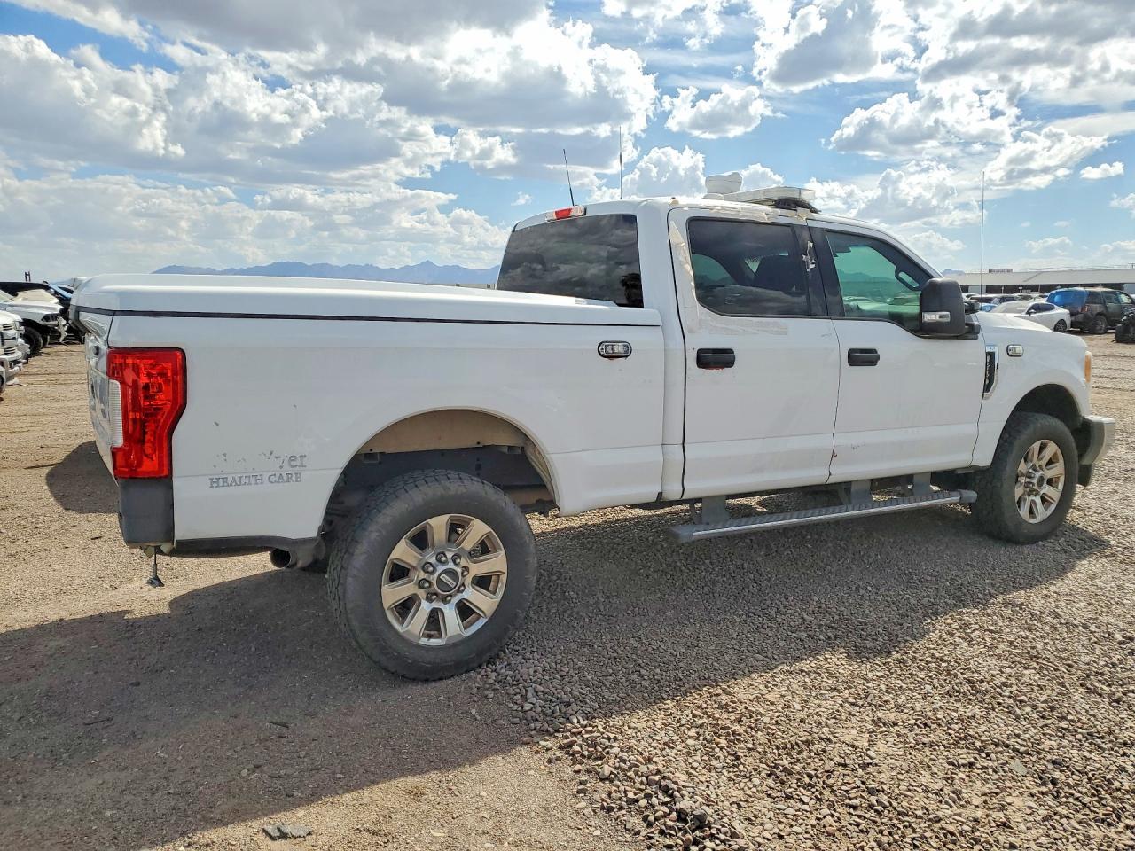 2017 Ford F250 Super Duty - Фото 3