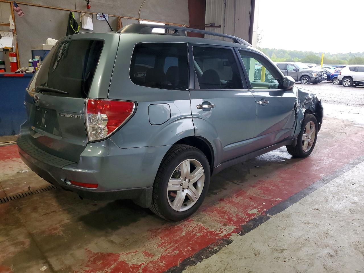 2010 Subaru Forester 2.5X Premium - Фото 3