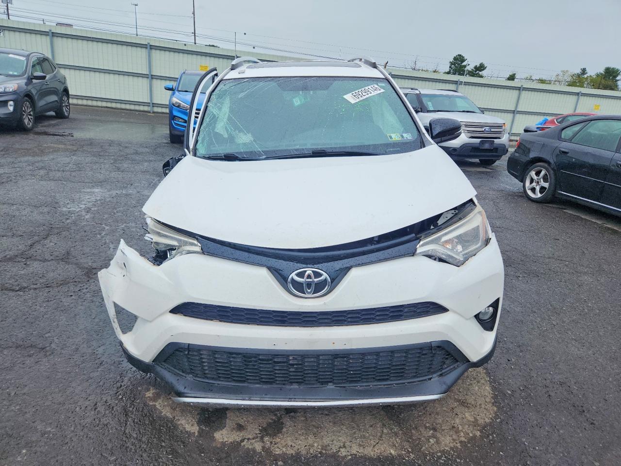 2016 Toyota Rav4 Se - Image 5