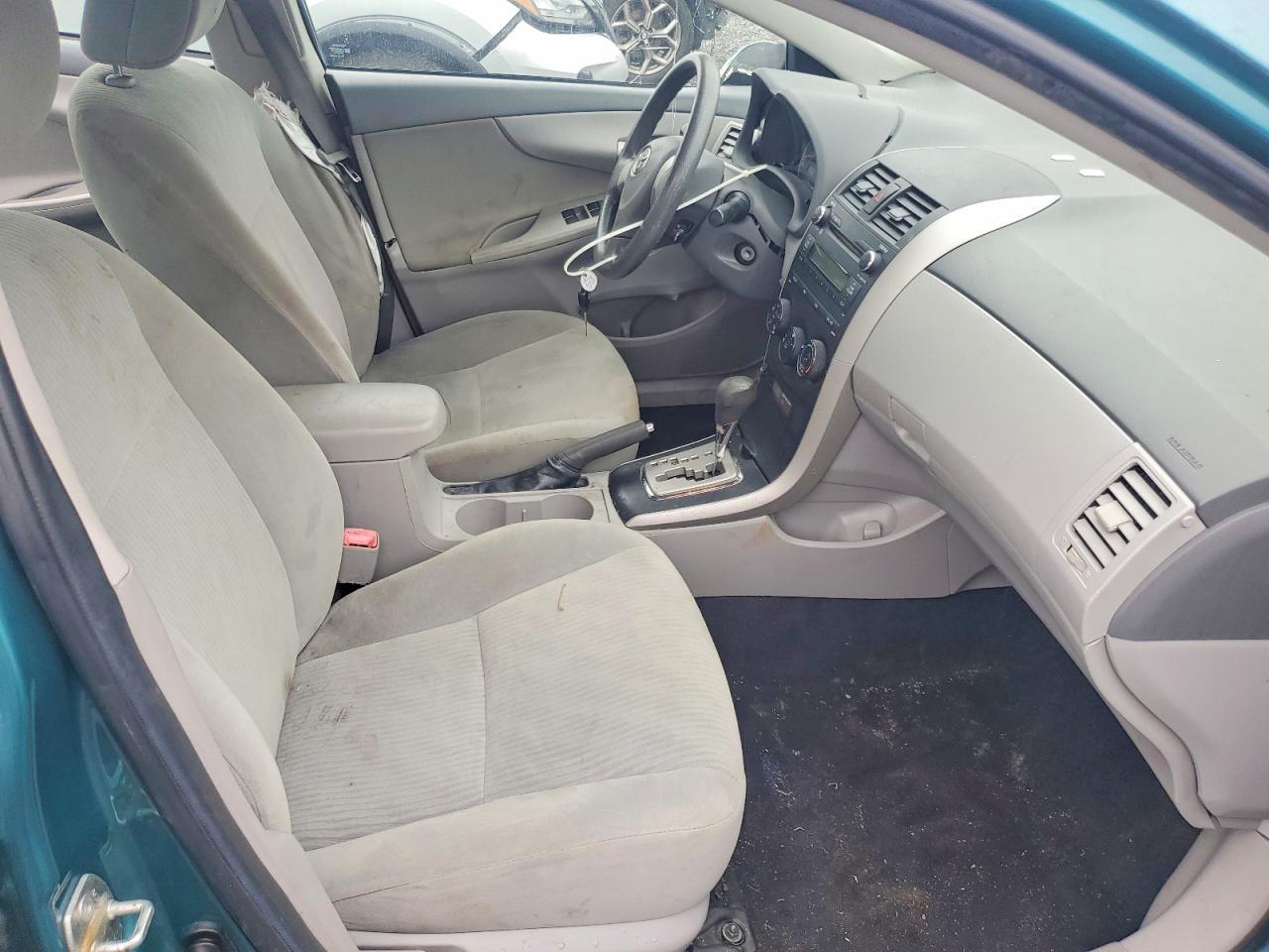 2010 Toyota Corolla Le - Фото 7