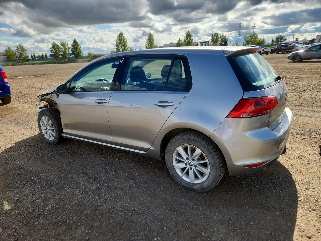 2015 Volkswagen Golf - Image 2
