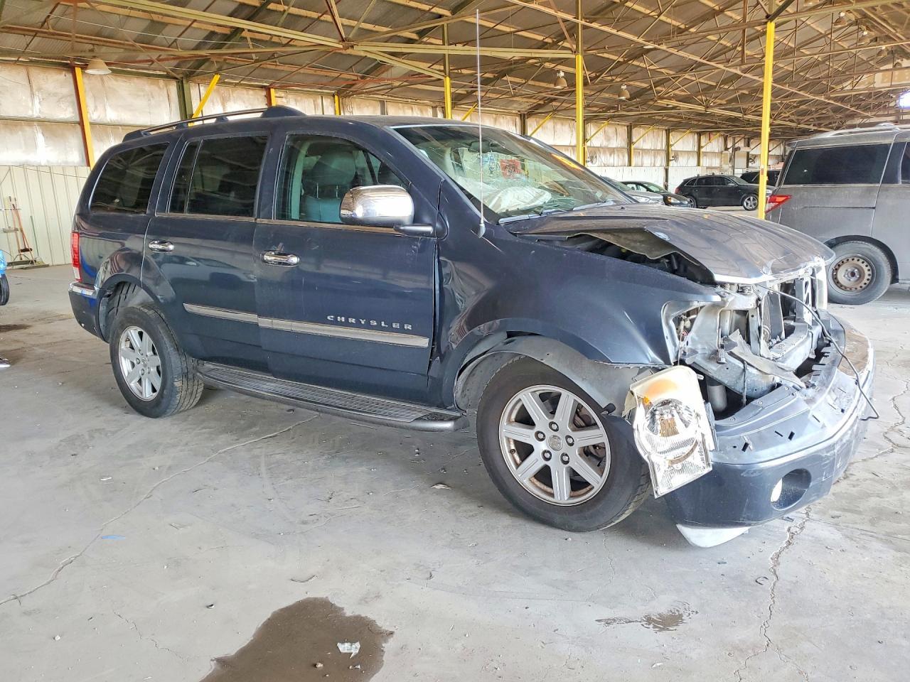 2007 Chrysler Aspen Limited - Image 4