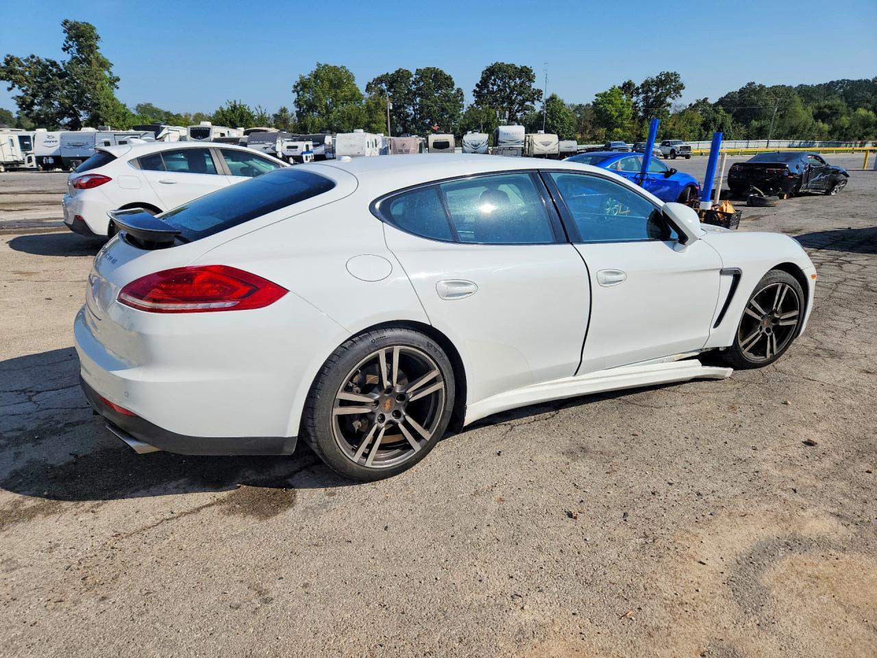 2014 Porsche Panamera 2 - Image 3