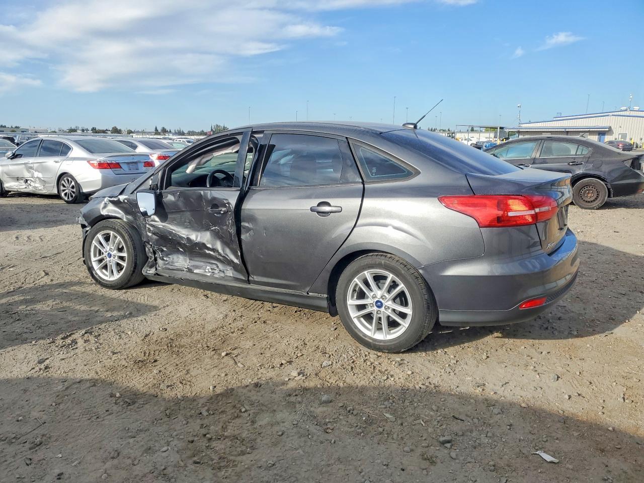 2016 Ford Focus Se - Фото 2