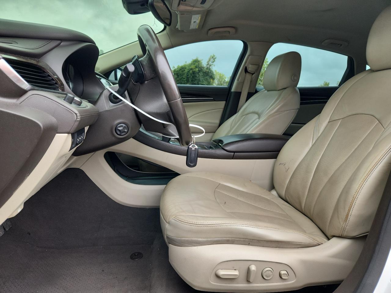 2017 Buick Lacrosse Premium - Image 7