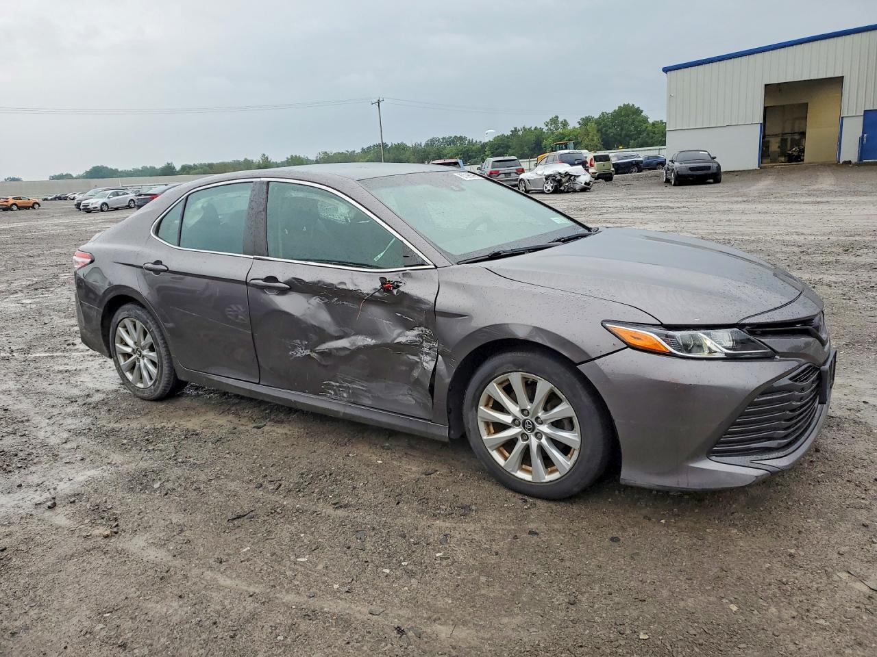 2018 Toyota Camry Le - Фото 4