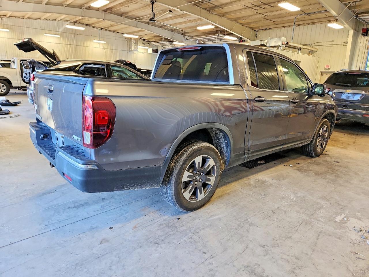 2017 Honda Ridgeline Rtl - Image 3
