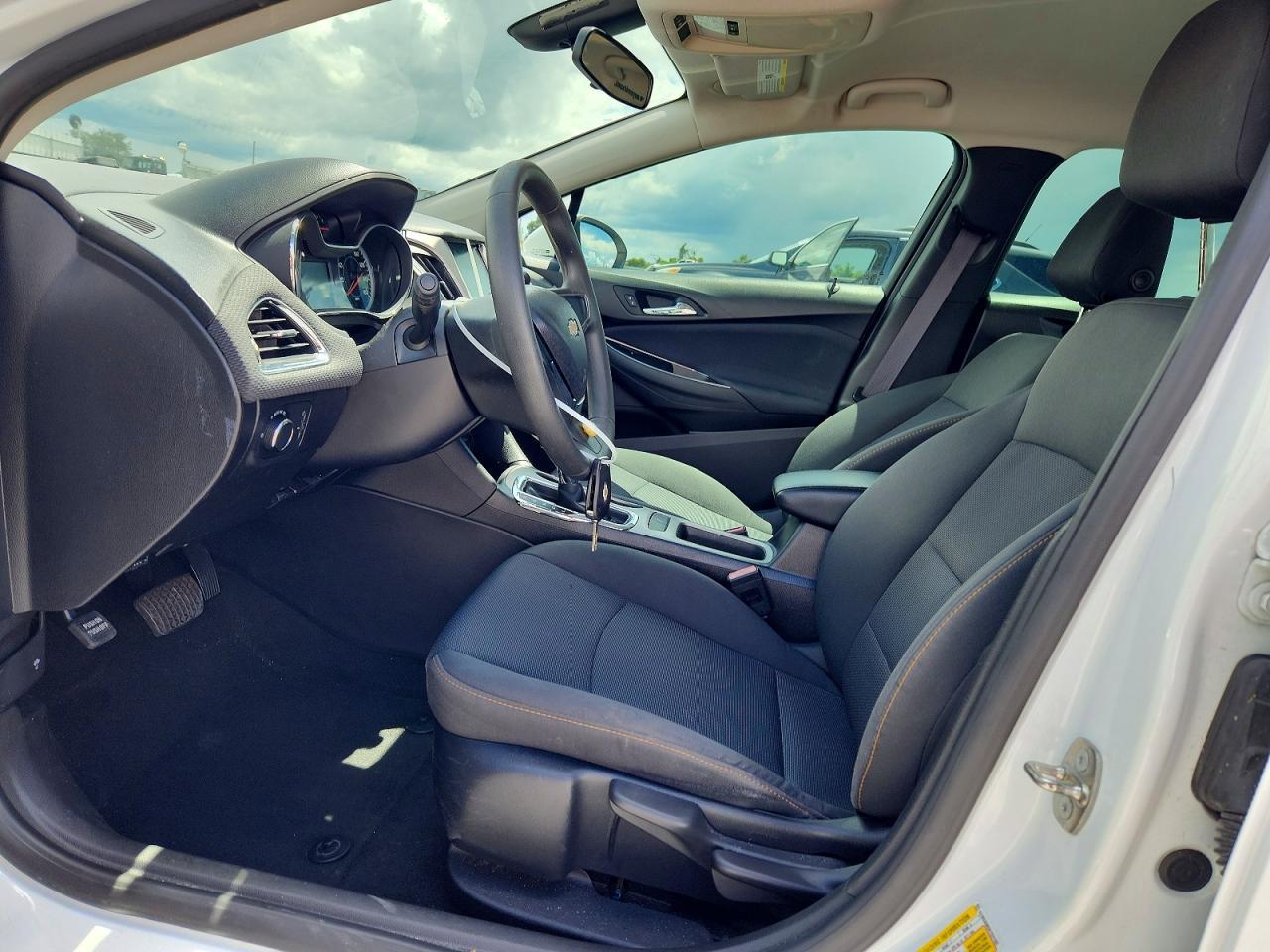 2017 Chevrolet Cruze Ls - Фото 7