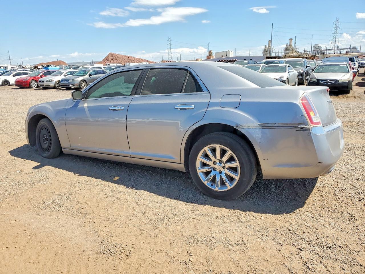 2013 Chrysler 300C - Image 2