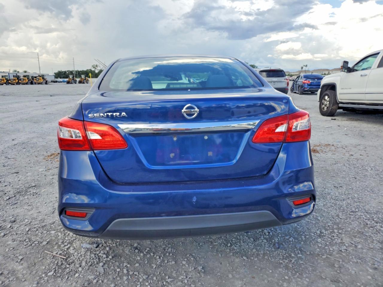 2019 Nissan Sentra S - Фото 6