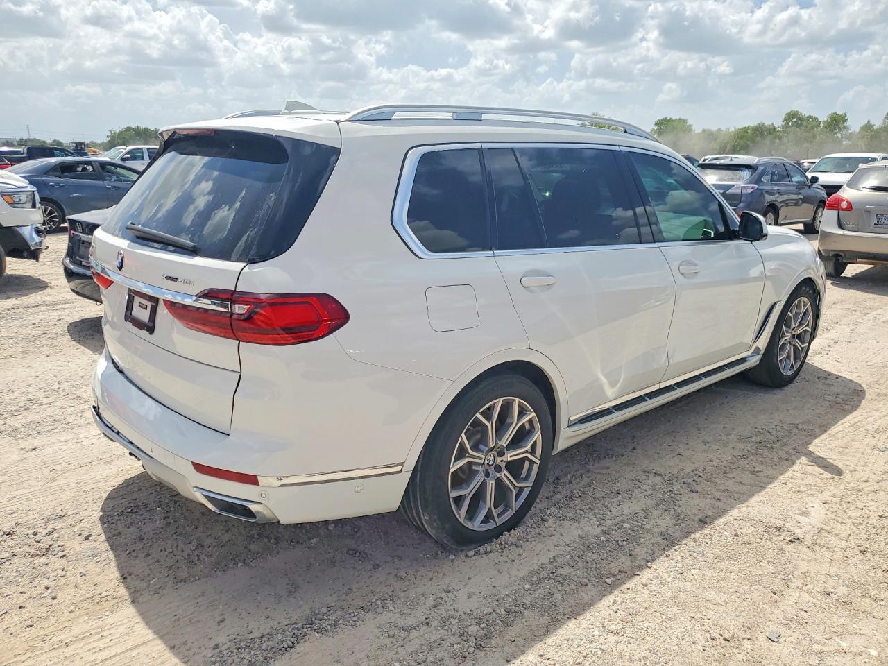 2019 BMW X7 xDrive40I - Фото 3