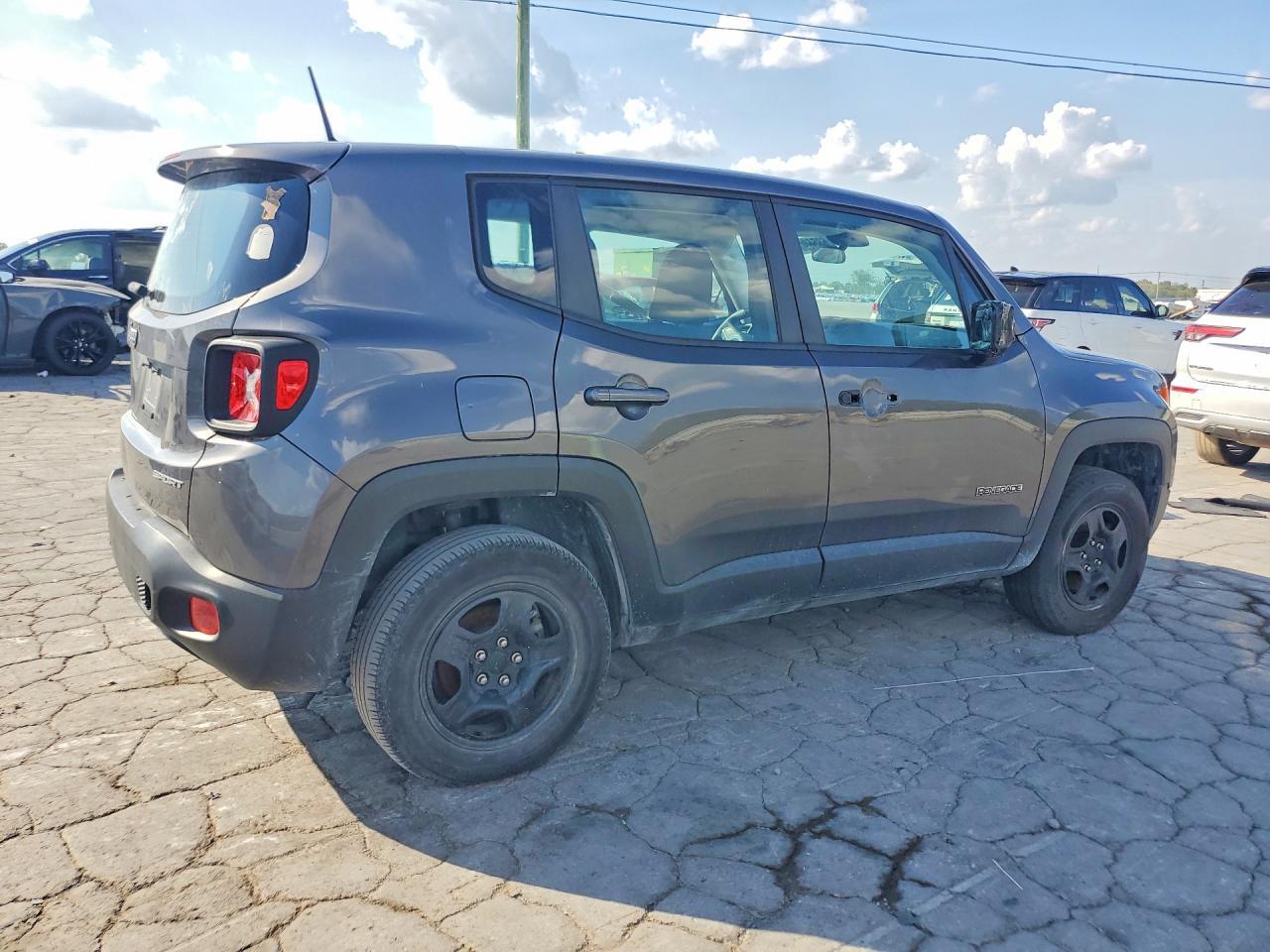 2017 Jeep Renegade Sport - Фото 3