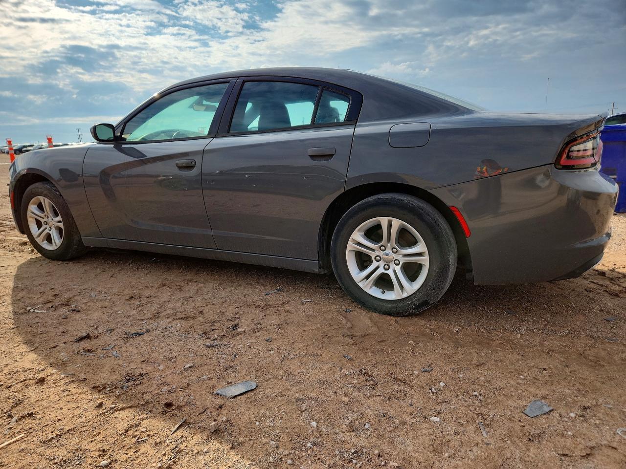 2019 Dodge Charger Sxt - Image 2