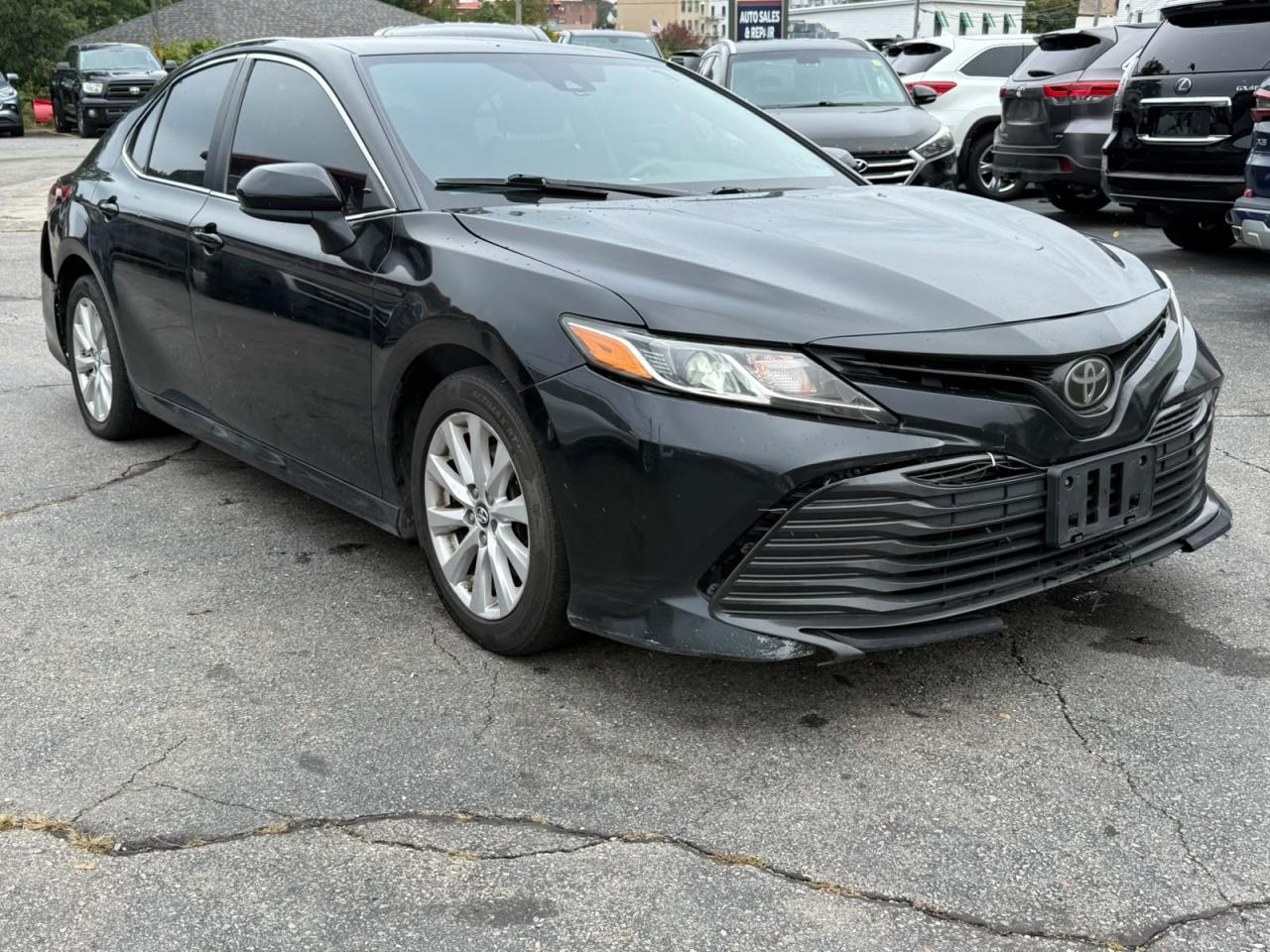 2018 Toyota Camry Le - Image 4