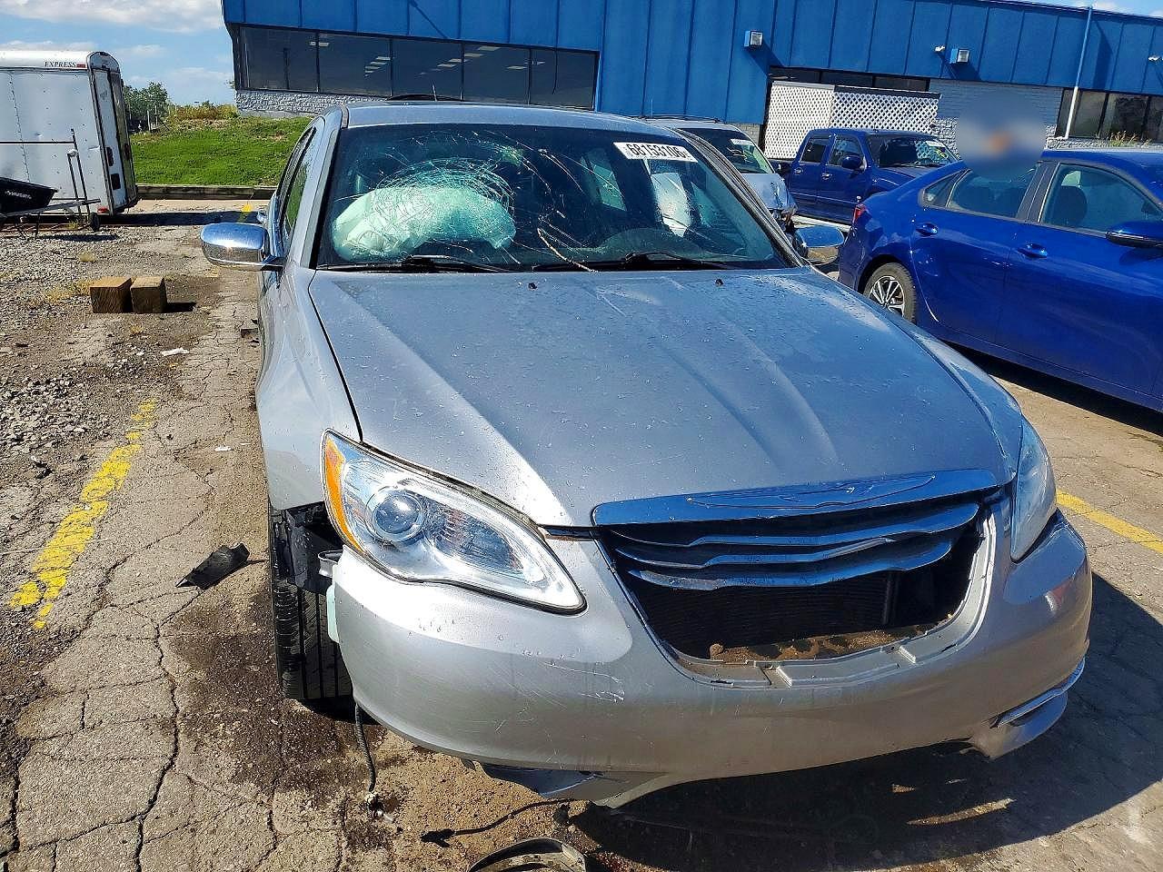 2013 Chrysler 200 Limited - Image 5