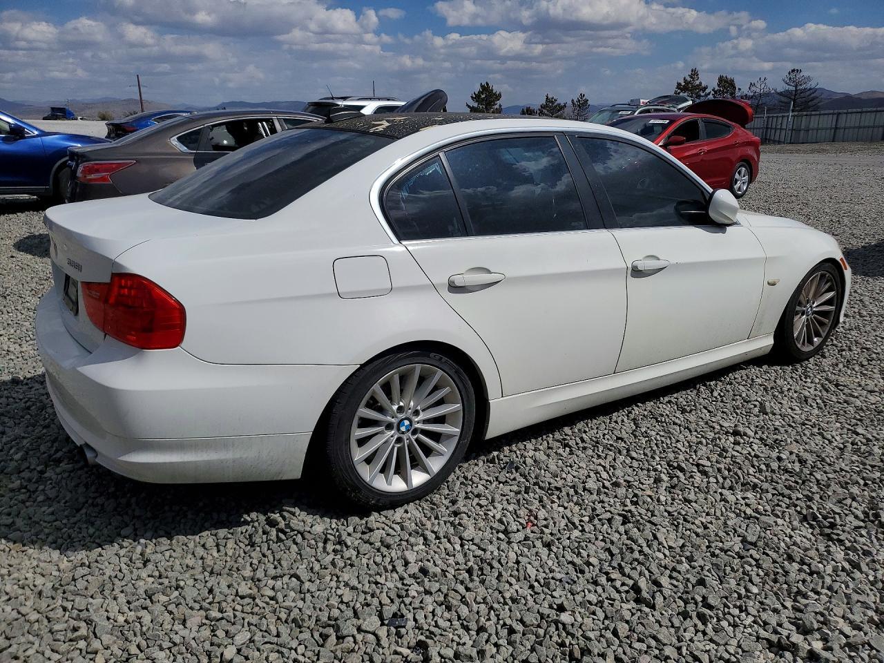 2011 BMW 335 I - Фото 3