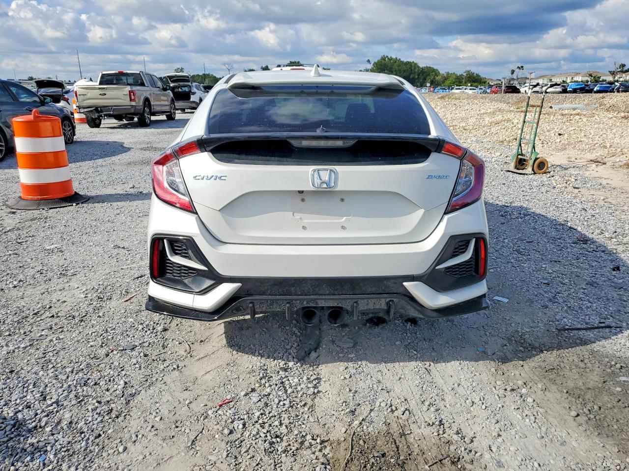2021 Honda Civic Sport Touring - Image 6
