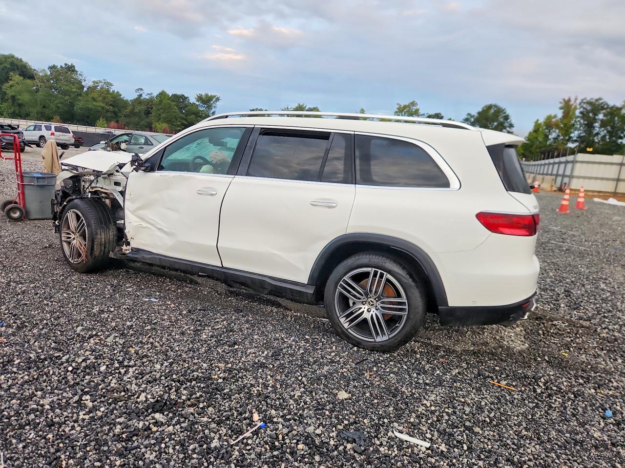 2026 Mercedes-Benz Gls 450 4Matic - Фото 2