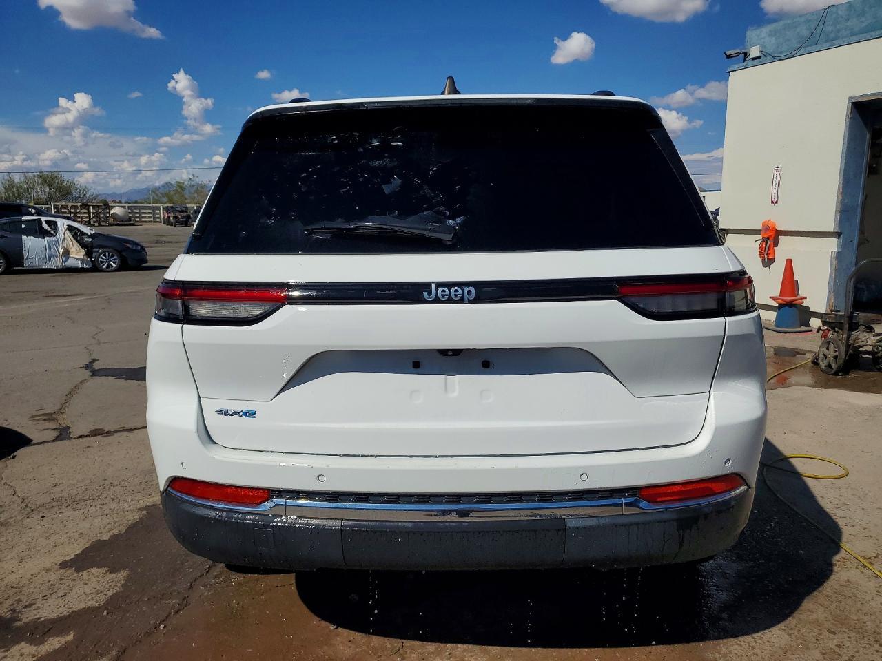 2024 Jeep Grand Cherokee Limited 4Xe - Image 6