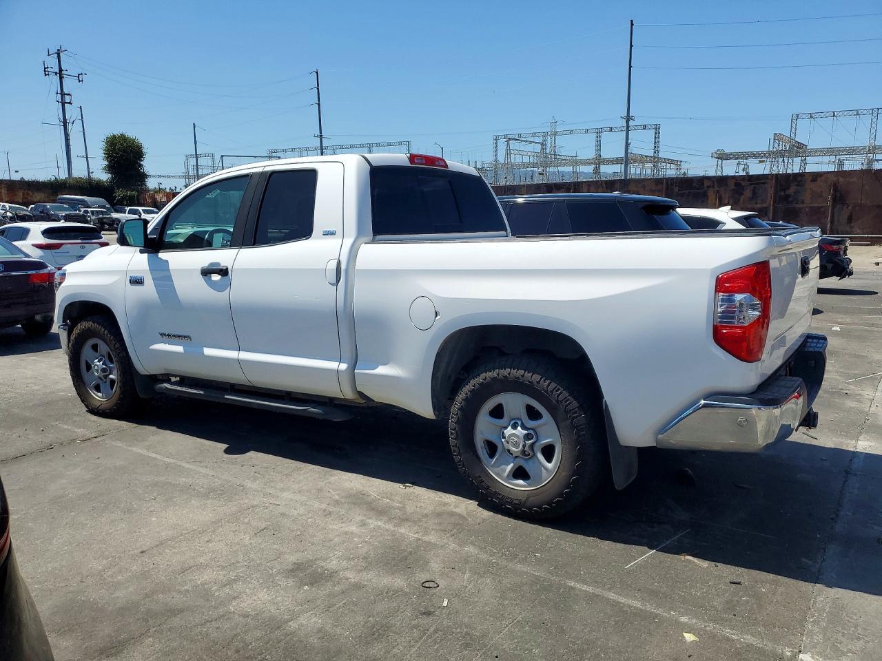 2019 Toyota Tundra Sr5 - Image 2